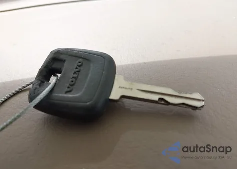 2004 Volvo C70 Lt from USA, damaged, VIN YV1NC63D04J062653